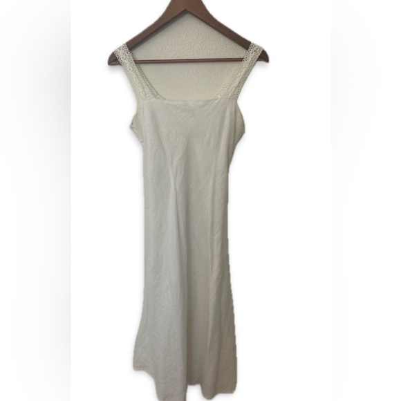 AQUA white linen crochet detail sundress, size small - Picture 5 of 8